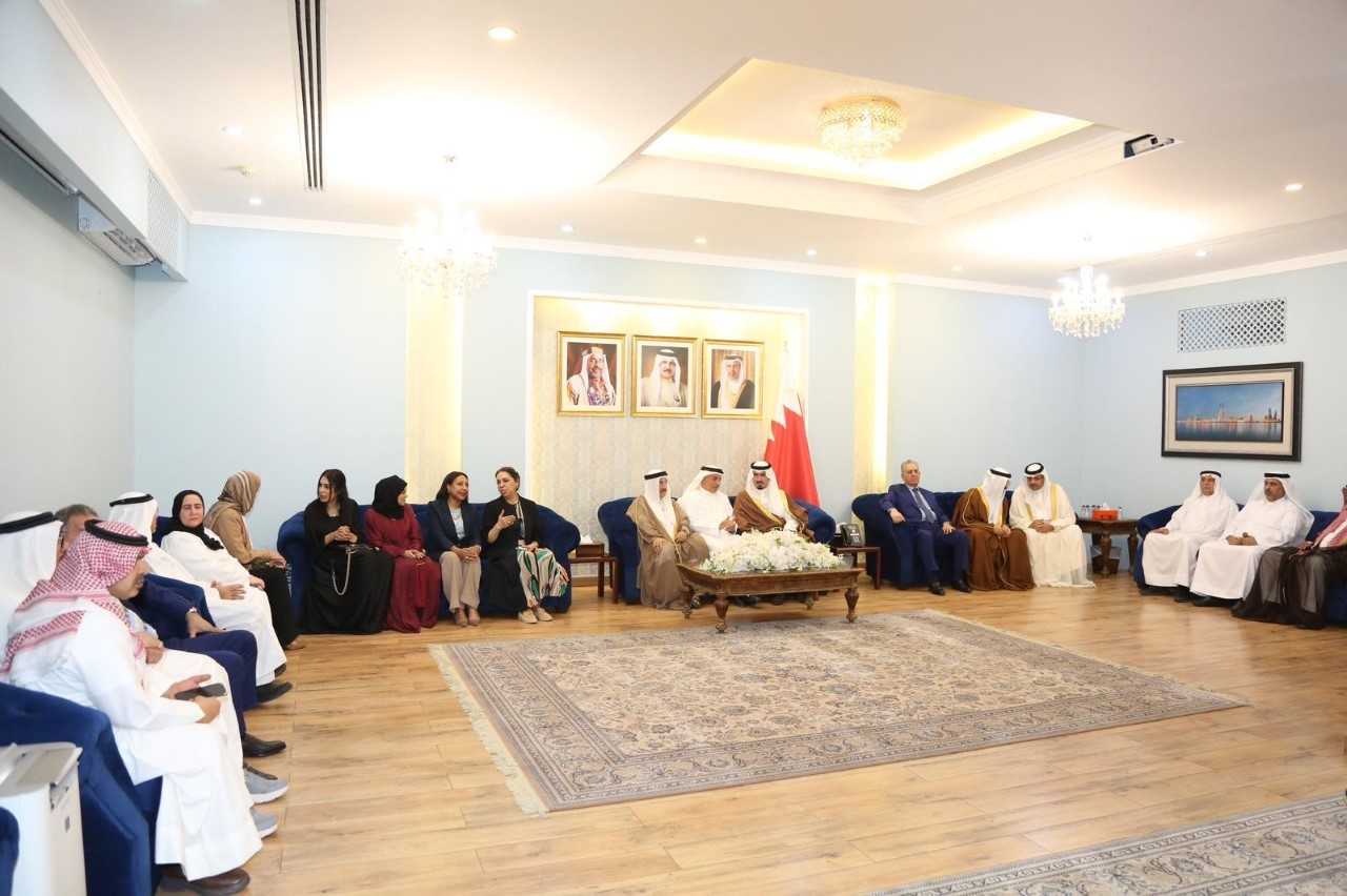 محافظ العاصمة يستقبل رواد المجلس الأسبوعي<